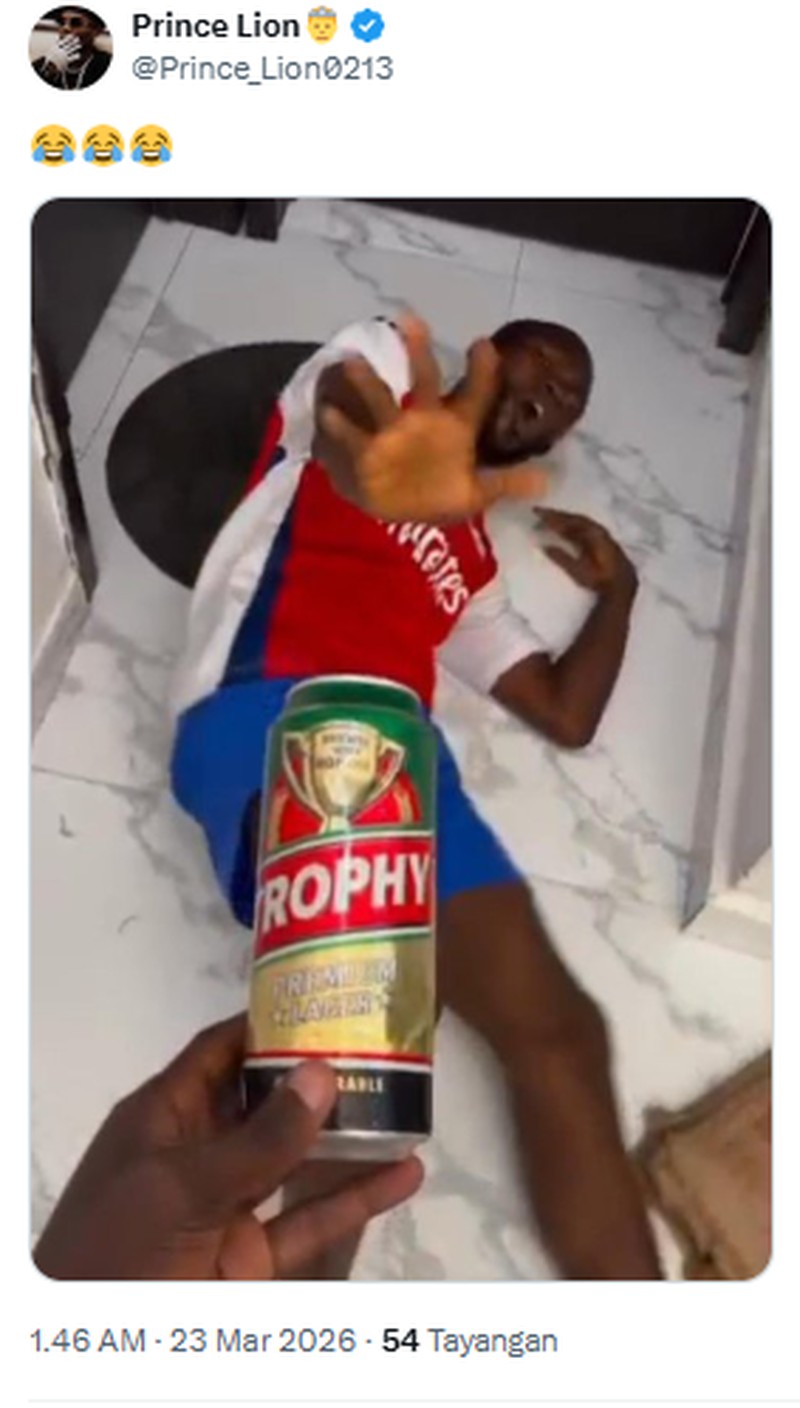 Arsenal gagal meraih gelar juara Carabao Cup 2026, setelah dikalahkan oleh Manchester City 0-2 di Wembley Stadium. Meme kekalahan mereka pun bertebaran di internet.