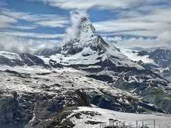 Foto HP Makin Gila! Ini Pemenang Mobile Photography Awards 2025