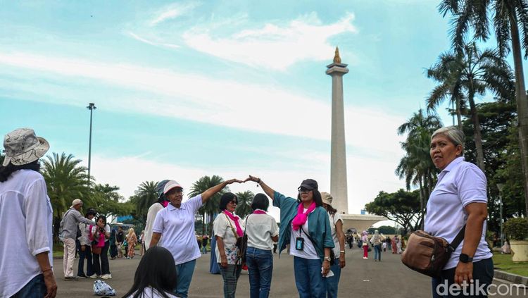 Monas Jadi Magnet Wisata Keluarga di Ibu Kota