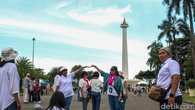 Monas Jadi Magnet Wisata Keluarga di Ibu Kota
