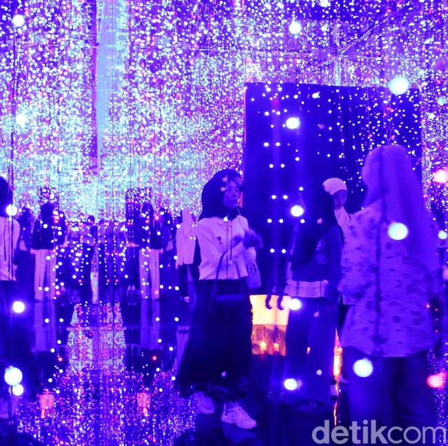 Museum Lighting Art Kota Tua Diserbu Pengunjung saat Libur Lebaran