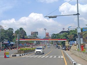 One Way Arah Jakarta Dimulai, Kendaraan ke Puncak Bogor Dialihkan