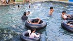 Keseruan Berenang di Pemandian Sumber Penang Pamekasan