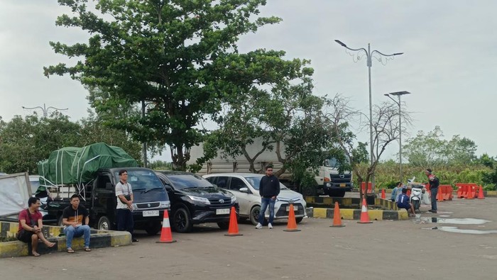 Pemudik dari Pelabuhan TAA yang akan menyeberang ke Babel.