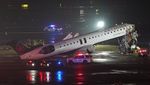 Penampakan Pesawat Air Canada Ringsek Usai Tabrakan dengan Truk Pemadam