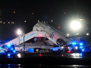 Video: Pesawat Tabrak Truk Damkar di New York, Pilot dan Kopilot Tewas