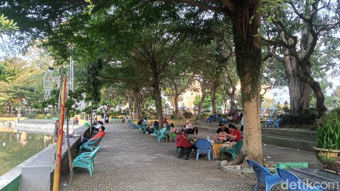 Pengunjung Taman Sri Deli meningkat selama libur Lebaran.