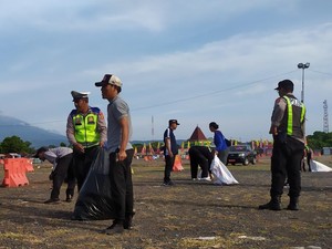 Mudik Lebaran Via Gilimanuk Wariskan Sampah Berton-ton, Petugas Kewalahan