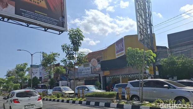 Ruas Jalan Gejayan, Sleman, Senin (23/3/2026) pukul 14.30 WIB ramai lancar.