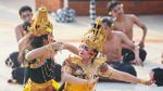 Tari Kecak TMII Pukau Wisatawan di Libur Lebaran