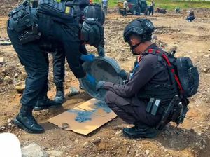 Gegana Musnahkan Petasan dari Balon Jatuh Timpa Rumah Warga Semarang