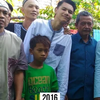 Pria Ini Viral Pakai Baju Lebaran yang Sama Selama 10 Tahun, Ini Alasannya