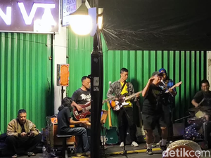 Cerita Wheels on the Rail Hidupkan Rock Lawas di Trotoar Sukabumi