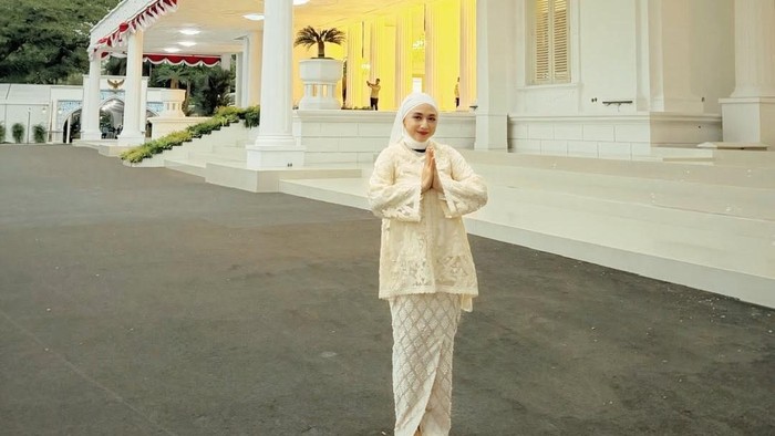 almira andani