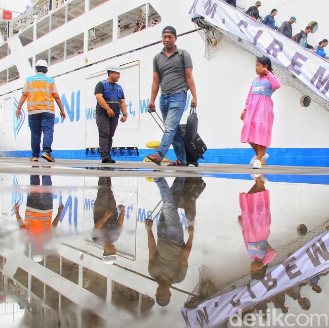 Arus Balik Laut, Ratusan Penumpang KM Ciremai Tiba di Tanjung Priok