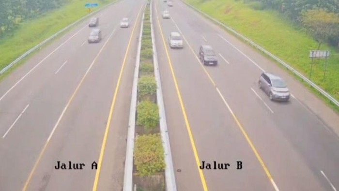 Arus balik lebaran di ruas jalan Tol Cipali, Selasa (24/3/2026).