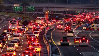 Arus Balik Meningkat, One Way Lokal Berlaku di Tol Semarang-Solo