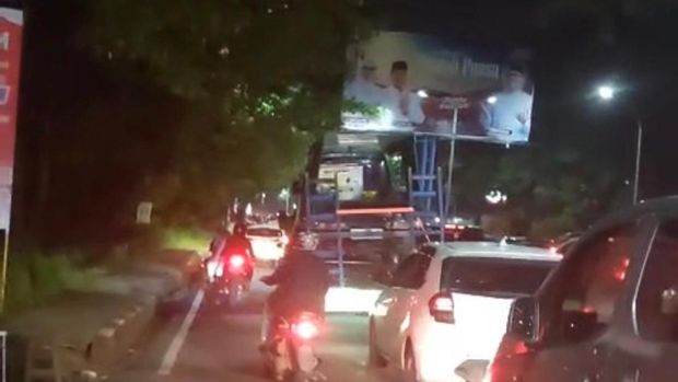 Arus balik picu kemacetan arus lalu lintas di Jalan Poros Maros, malam ini. Dokumen Istimewa Arus balik picu kemacetan arus lalu lintas di Jalan Poros Maros, malam ini. Dokumen Istimewa