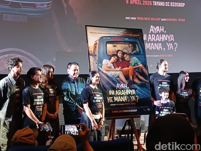 Perilisan poster dan trailer film Ayah Ini Arahnya Kemana di XXI Metropole, Cikini, Jakarta Pusat, Selasa (24/3/2026).