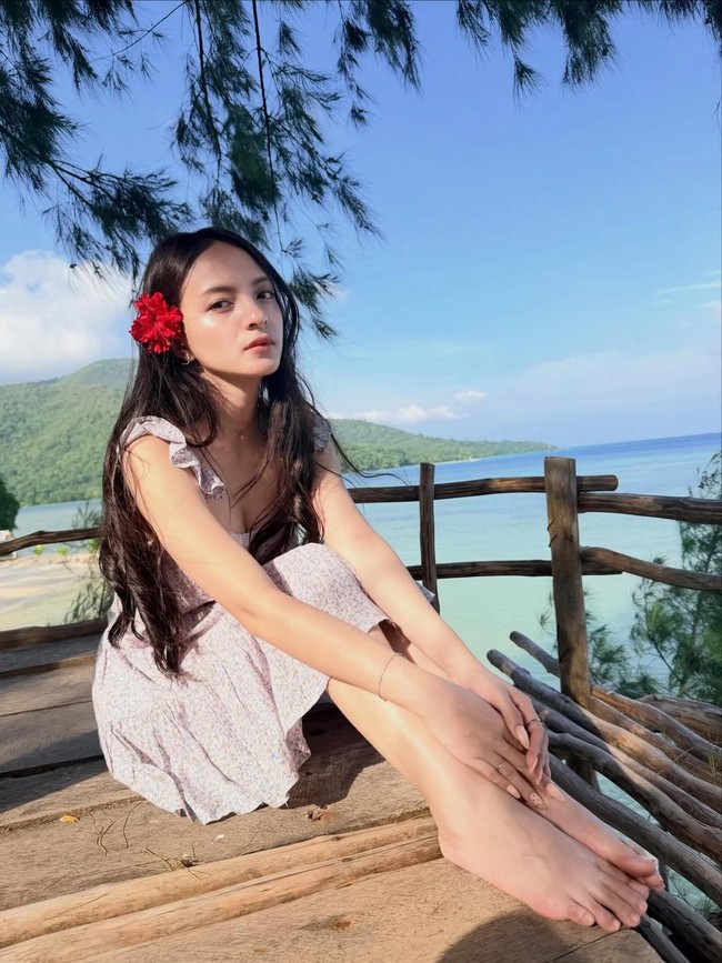 Halo Kakak-Kakak Netizen, Bunga Sartika Jawab Rasa Penasaran Kamu Nih