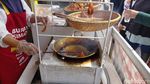 Mengintip Produksi Burayot, Kue Khas Garut yang Mirip Buah Zakar