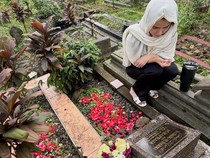 Masyaallah... Citra Anidya Pugar 2 Makam Usai Cuan Jualan Nastar