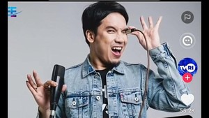 Jadi saya yang masih hidup ini sebenernya siapa sih? tulisnya dilihat di Instagram Stories, Selasa (24/3/2026). (Foto: dok. Instagram @desta80s)