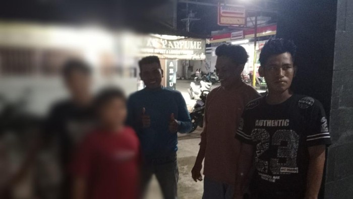 FAK, bocah Kalimantan dijemput keluarga di Polsek Manisrenggo Klaten, Selasa (24/3/2026).