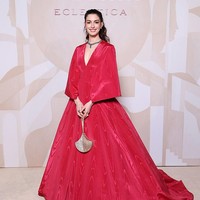 Dalam kesempatan itu, Bvlgari resmi meluncurkan lini high jewellery dan jam tangan mewah bertajuk ‘Eclettica’. Acara yang digelar megah ini dengan cepat menjadi salah satu perhelatan paling glamor belakangan ini, berkat kehadiran para selebritas global yang semakin menambah sorotan. (Foto: Daniele Venturelli/Getty Images for Bvlgari)