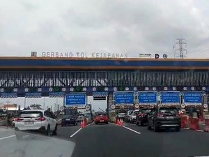 Gerbang Tol Kejapanan Padat dari Arah Pandaan-Malang