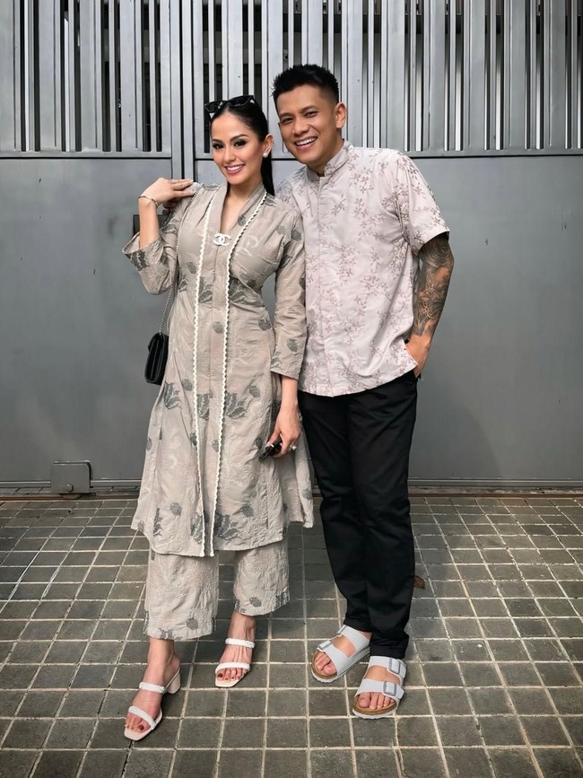 Potret Jessica Juliantiano Lebaran Ditemani Boris Bokir