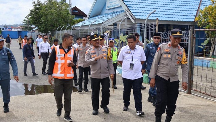 Kapolda Sultra Irjen Didik Agung Widjanarko melakukan patroli pemantauan arus balik dan lokasi wisata setelah Hari Raya Idul Fitri 1447 Hijriah. Dokuen Istimewa