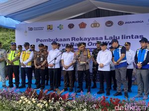 Kapolri Buka One Way Nasional Arus Balik di Tol Kalikangkung