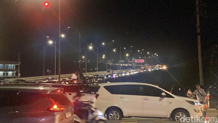 Kemacetan di jalur arteri Parungkuda, Sukabumi