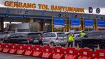 Kendaraan Mengular di GT Banyumanik Saat Arus Balik