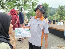 Asa Tukang Foto Jadul Wisata Baturraden Bertahan di Era Ponsel Pintar