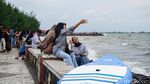 Pantai Alam Indah Tegal Dipadati Wisatawan Saat Libur Lebaran
