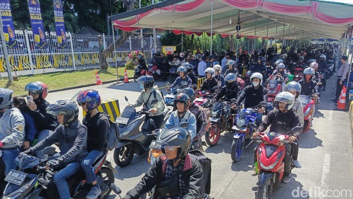 Pemudik motor di Pelabuhan Bakauheni