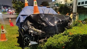 Mobil Tabrak 4 Motor Semalam di PIK, 2 Orang Tewas
