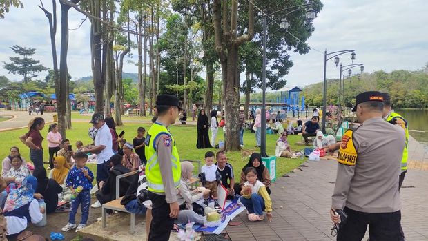 Polda Sumsel amankan tempat wisata hingga tempat ziarah, Minggu (21/3/2026)