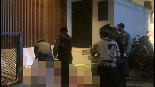 Polisi melakukan olah TKP usai kejadian pembunuhan WN Belanda, Senin malam (23/3/2026)
