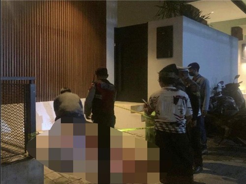 Polisi melakukan olah TKP usai kejadian pembunuhan WN Belanda, Senin malam (23/3/2026)