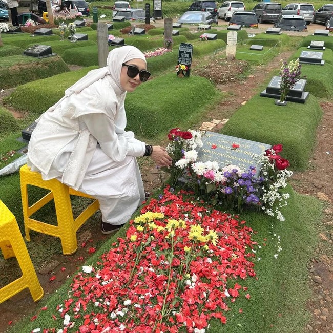 Richa Novisha Lebaran Pertama Tanpa Gary Iskak: Berat!