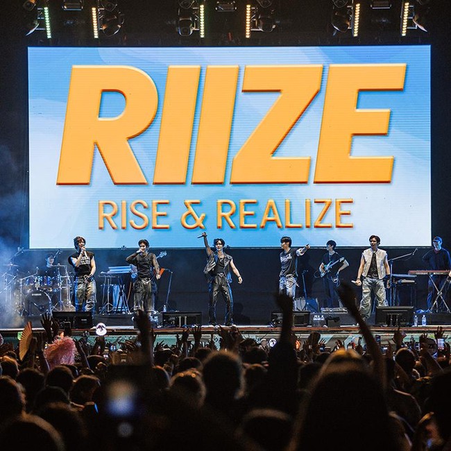 Potret Penampilan RIIZE di Lollapalooza Amerika Latin