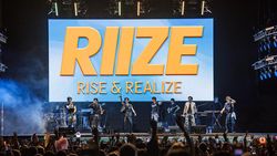 Potret Penampilan RIIZE di Lollapalooza Amerika Latin