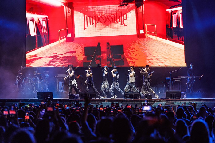 Penampilan RIIZE di Lollapalooza Amerika Latin.