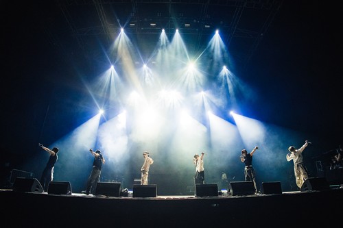 Penampilan RIIZE di Lollapalooza Amerika Latin.