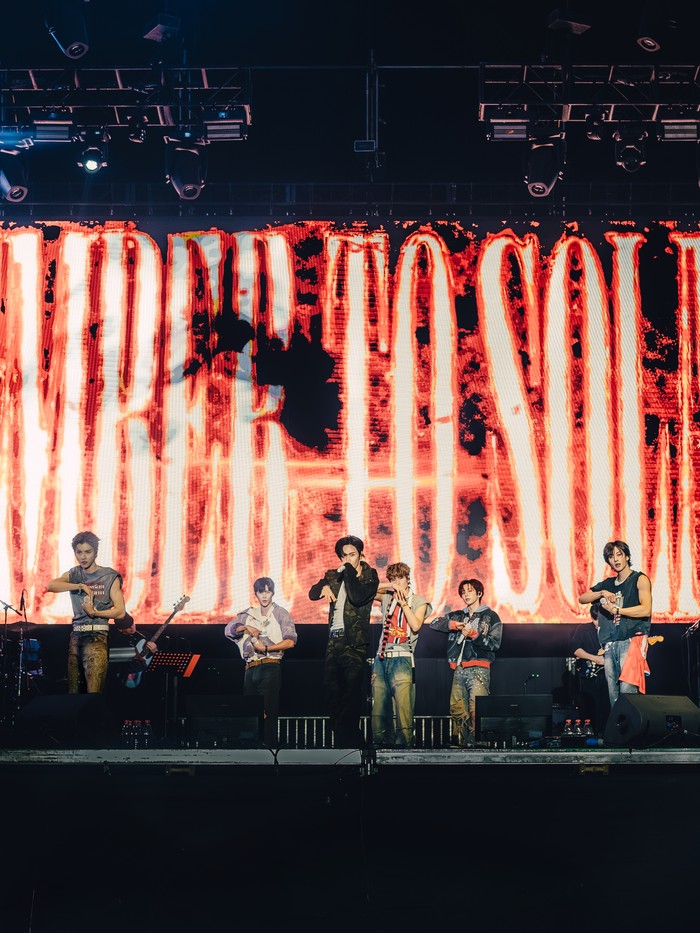 Penampilan RIIZE di Lollapalooza Amerika Latin.