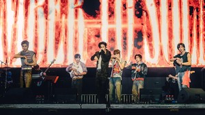 Debut Amerika Latin RIIZE ini menjadikan mereka grup K-Pop pertama yang tampil di Lollapalooza tiga negara sekaligus. (Foto: dok. Guille Salazar)