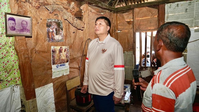 Menteri PKP Maruarar Sirait saat tinjau rumah calon penerima BSPS di Toba